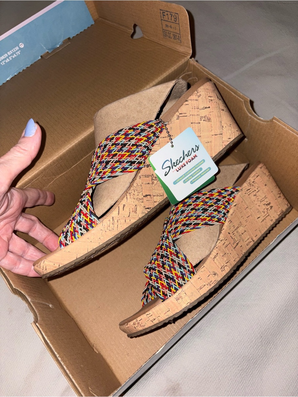 Skechers Beverlee Vacation Mode Luxe Foam wedges - Picture 8 of 10